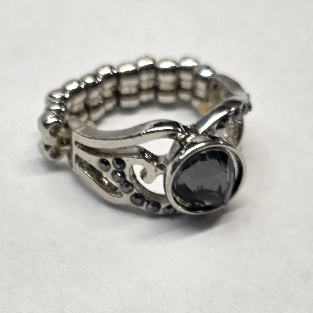New‎ Stretch Band Ring Silver Tone Black Rhinestone Oval Filigree Cocktail OSFM